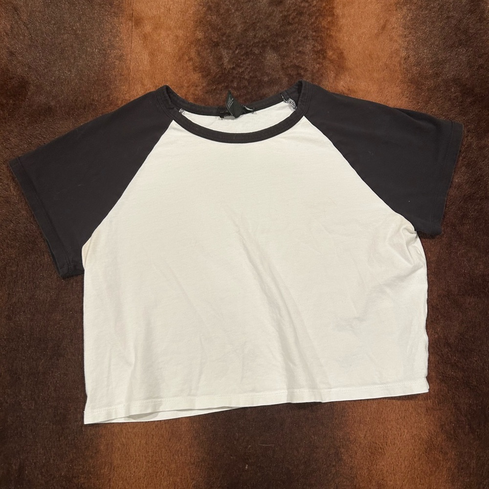 Forever 21 black and white crop top